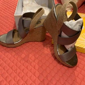 Women silver wedge